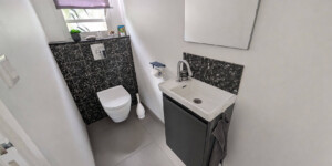 WC indépendant de la Villa Corail accessible directement depuis le séjour